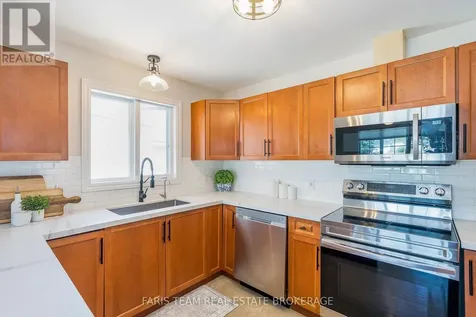 61 Pennsylvania Avenue Wasaga Beach ON L9Z 3A8