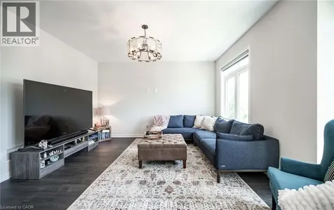 153 Hibiscus Lane Hamilton ON L8K 0A3