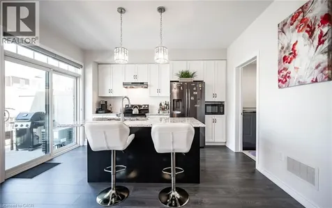 153 Hibiscus Lane Hamilton ON L8K 0A3