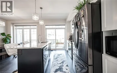 153 Hibiscus Lane Hamilton ON L8K 0A3