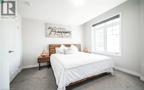 153 Hibiscus Lane Hamilton ON L8K 0A3