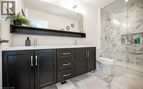 153 Hibiscus Lane Hamilton ON L8K 0A3