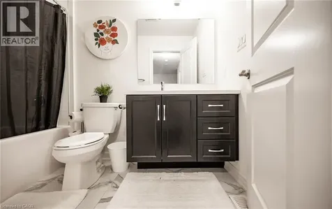 153 Hibiscus Lane Hamilton ON L8K 0A3