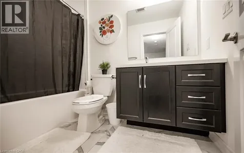 153 Hibiscus Lane Hamilton ON L8K 0A3