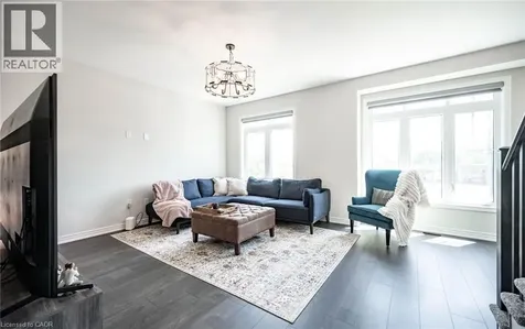 153 Hibiscus Lane Hamilton ON L8K 0A3
