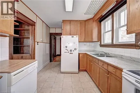 147 Courtland Avenue Kitchener ON N2G 2T9