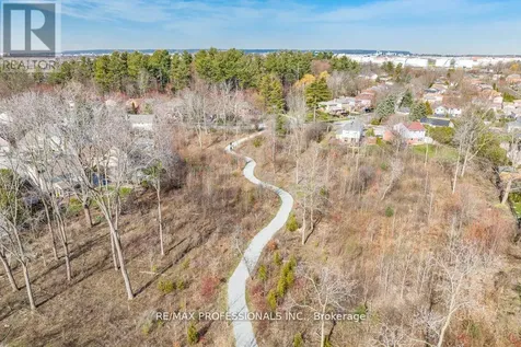 3125 Riverview Street Oakville (br Bronte) ON L6L 5J6