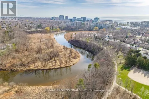 3125 Riverview Street Oakville (br Bronte) ON L6L 5J6