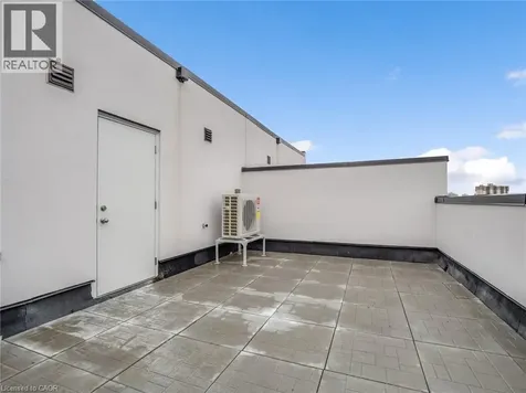 16 Melbourne Avenue St. Catharines ON L2P 2N2