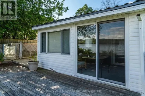15 Bow Road Tiny ON L9M 0B3