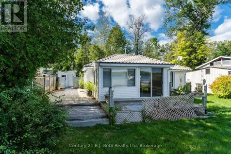 15 Bow Road Tiny ON L9M 0B3