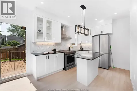 859 Moy Avenue Windsor ON N9A 2N7