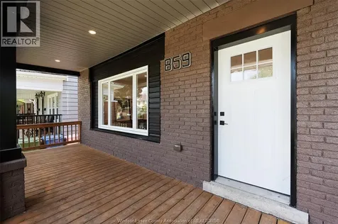 859 Moy Avenue Windsor ON N9A 2N7