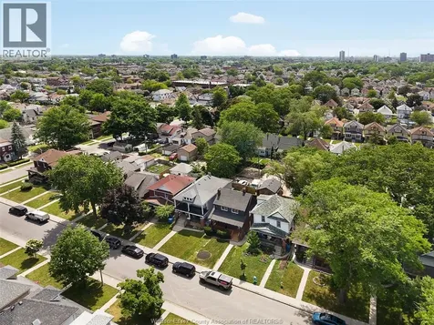 859 Moy Avenue Windsor ON N9A 2N7