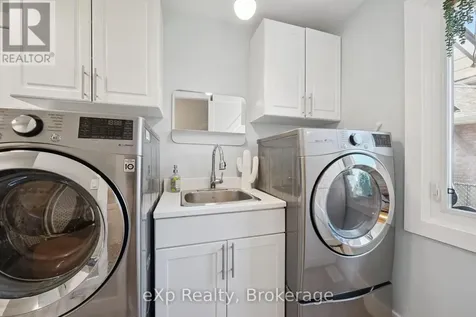 27 Notchwood Court Kitchener ON N2A 3L4