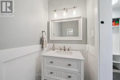 27 Notchwood Court Kitchener ON N2A 3L4