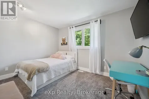 27 Notchwood Court Kitchener ON N2A 3L4