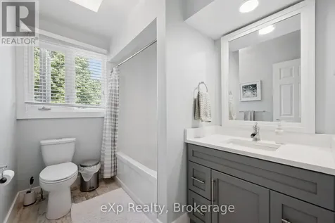 27 Notchwood Court Kitchener ON N2A 3L4