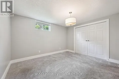 27 Notchwood Court Kitchener ON N2A 3L4