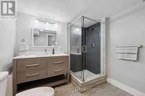 27 Notchwood Court Kitchener ON N2A 3L4