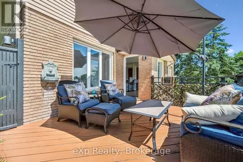 27 Notchwood Court Kitchener ON N2A 3L4