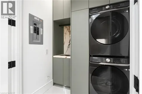 65 Edgecroft Road Etobicoke ON M8Z 2C1