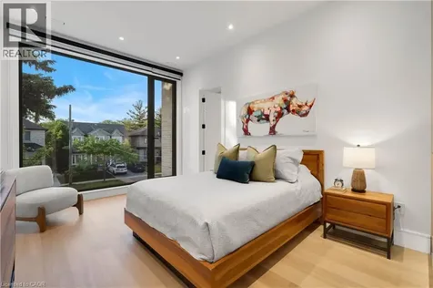 65 Edgecroft Road Etobicoke ON M8Z 2C1