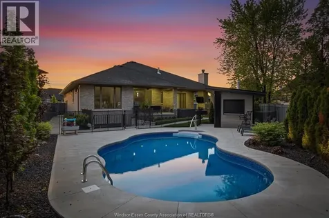 266 Xavier Circle Lakeshore ON N8N 0J3