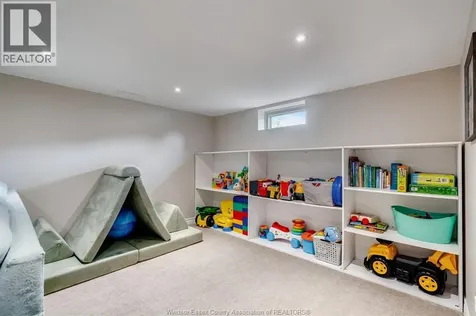 4399 Ashfield Crescent Windsor ON N9G 2G8
