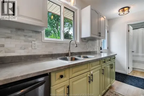 4399 Ashfield Crescent Windsor ON N9G 2G8
