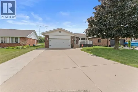 18 Elizabeth Crescent Leamington ON N8H 4Y1