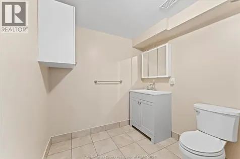 18 Elizabeth Crescent Leamington ON N8H 4Y1