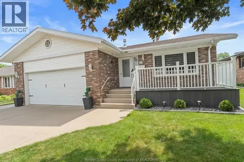18 Elizabeth Crescent Leamington ON N8H 4Y1
