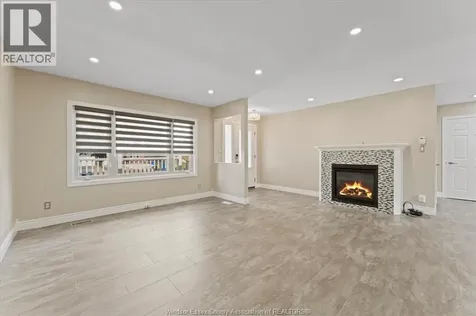 18 Elizabeth Crescent Leamington ON N8H 4Y1