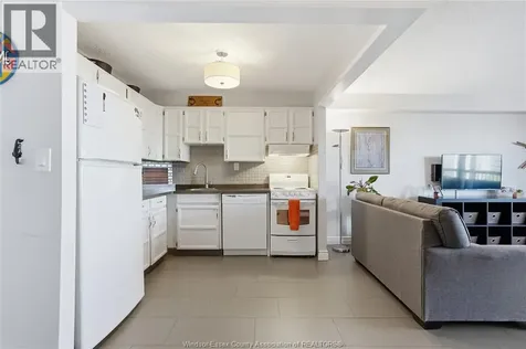 3936 Wyandotte Street East Windsor ON N8Y 4V1