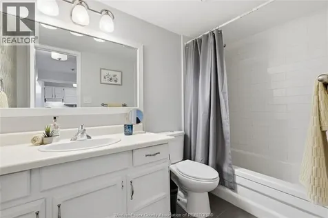 3936 Wyandotte Street East Windsor ON N8Y 4V1