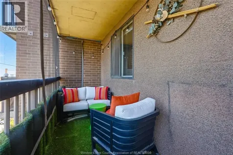 3936 Wyandotte Street East Windsor ON N8Y 4V1