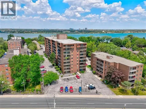3936 Wyandotte Street East Windsor ON N8Y 4V1