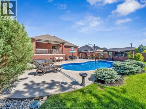 3939 Wildwood Drive Windsor ON N8R 2L4