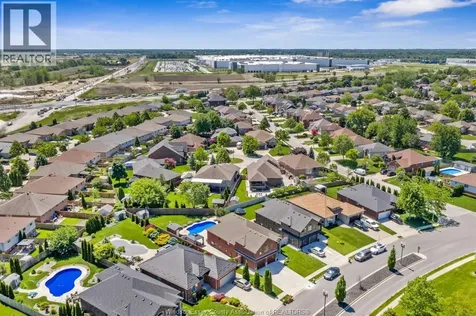 3939 Wildwood Drive Windsor ON N8R 2L4
