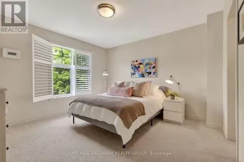 312 Iona Street Ottawa ON K1Z 7B9