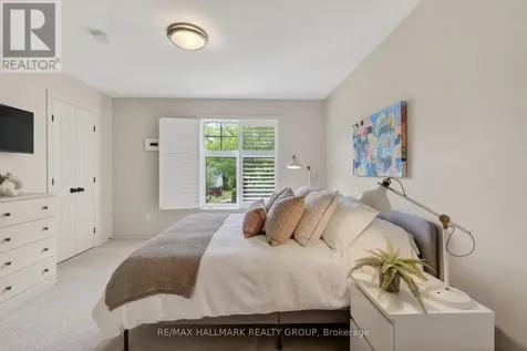 312 Iona Street Ottawa ON K1Z 7B9
