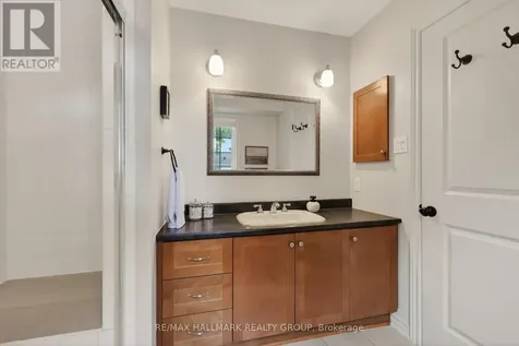 312 Iona Street Ottawa ON K1Z 7B9