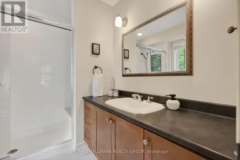 312 Iona Street Ottawa ON K1Z 7B9
