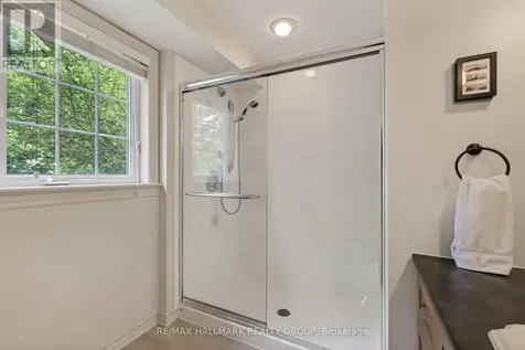 312 Iona Street Ottawa ON K1Z 7B9