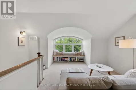 312 Iona Street Ottawa ON K1Z 7B9