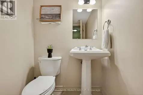 312 Iona Street Ottawa ON K1Z 7B9