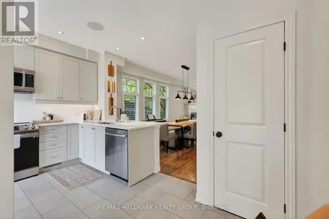 312 Iona Street Ottawa ON K1Z 7B9