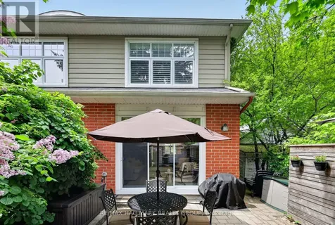 312 Iona Street Ottawa ON K1Z 7B9
