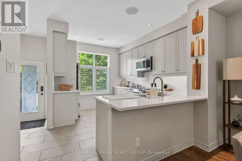 312 Iona Street Ottawa ON K1Z 7B9